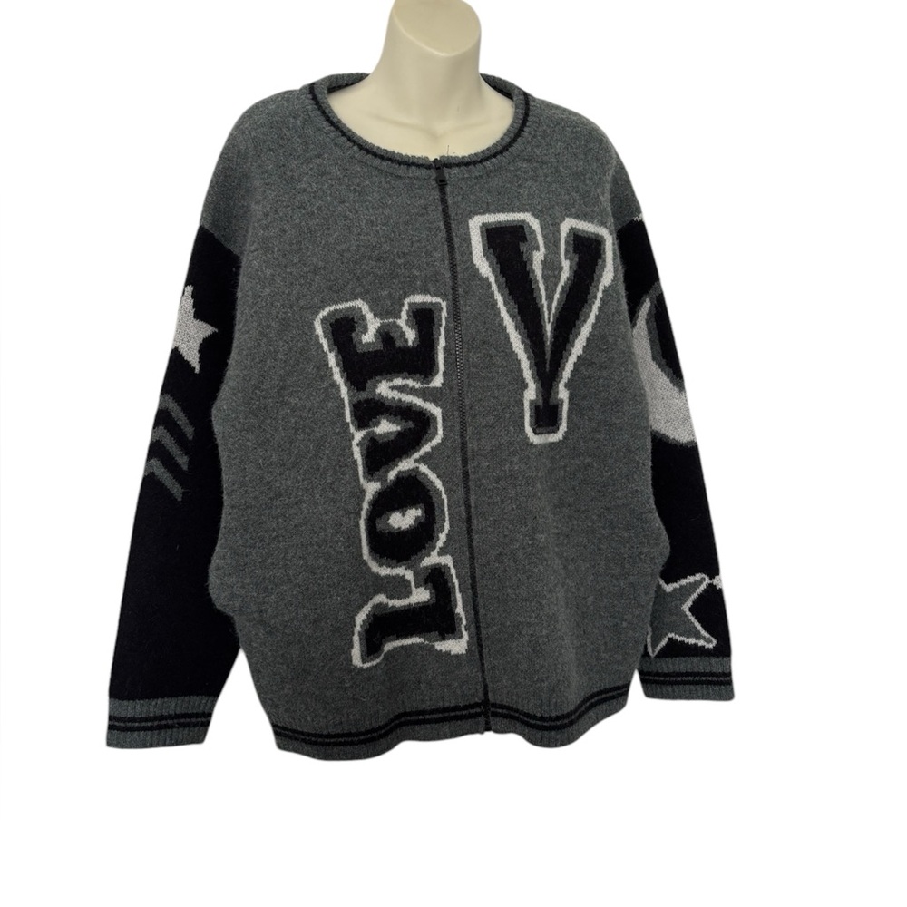 Carre Noir Gray and Black Graphic varsity style Sweater. EUC. Size Large